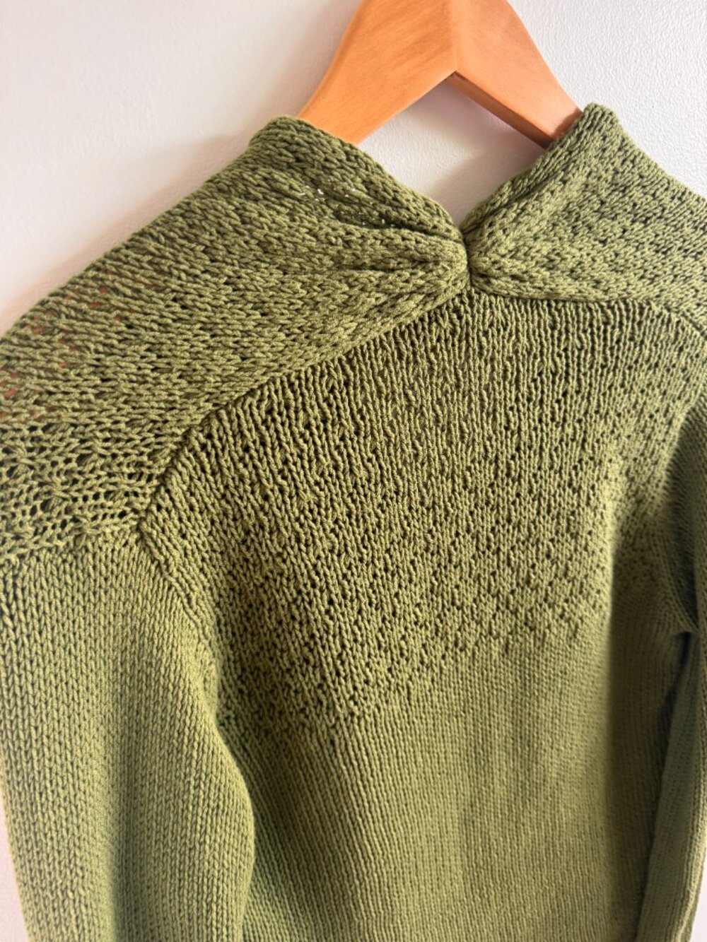 Coastal Chic! Wooden Ships Green Chunky V-Neck Sweater - Picture 4 of 6